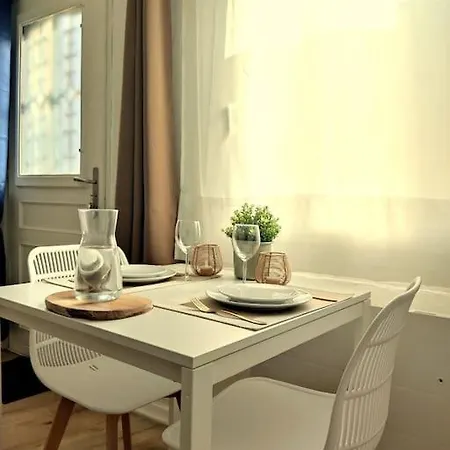 Nouveau*le Bois étoilé*balnéo*massage*détente*wifi*netflix*self-checkin Appartement Venette